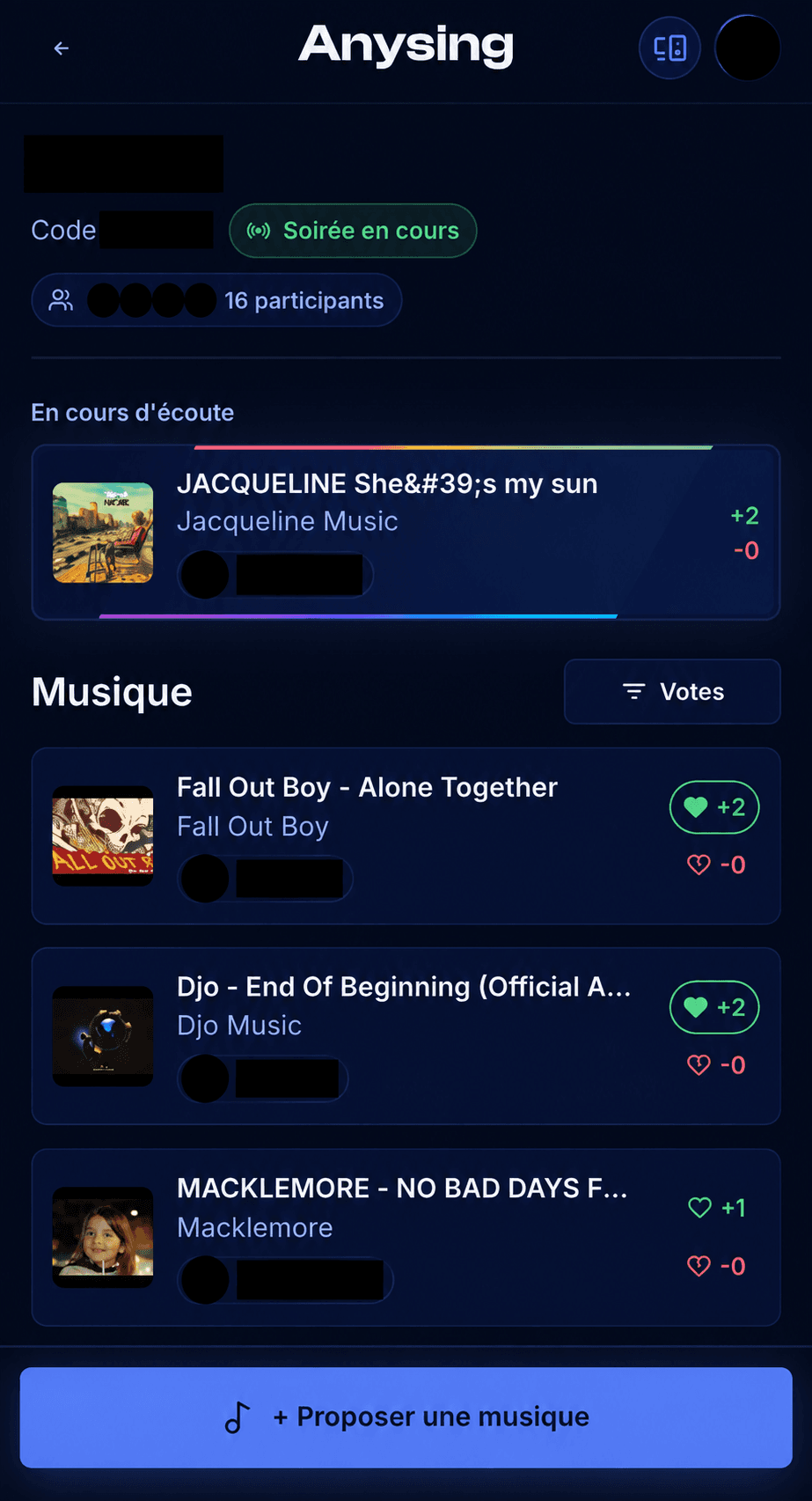 Capture recadrée et anonymisée d’une room AnySing : participants, morceau en cours, file musicale, votes positifs et négatifs et bouton Proposer une musique.